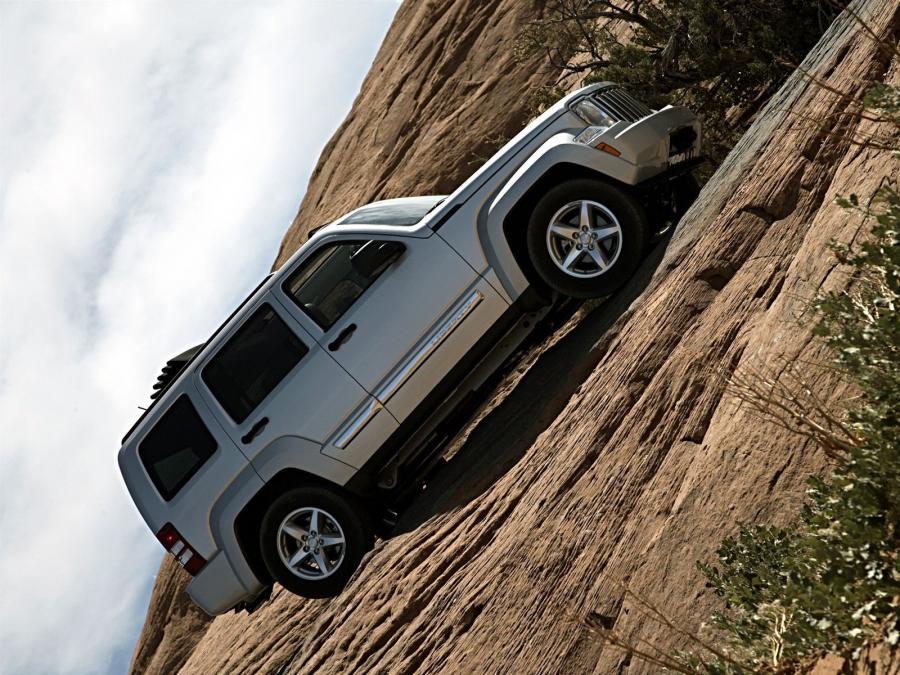  Jeep Liberty 2007 года  (фото 7 из 25)